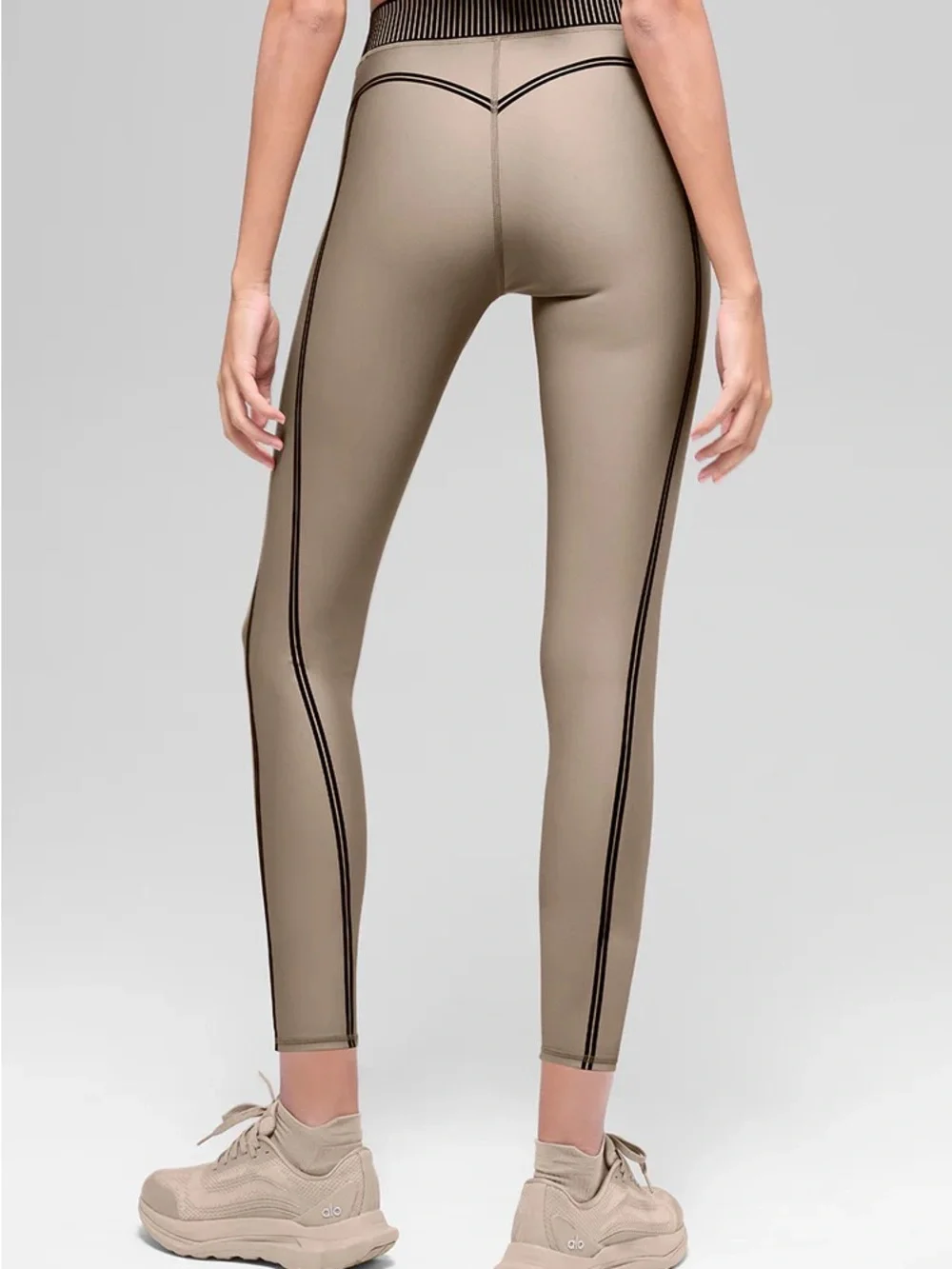 New ALO Airlift High-Waist 7/8 Line Up Legging